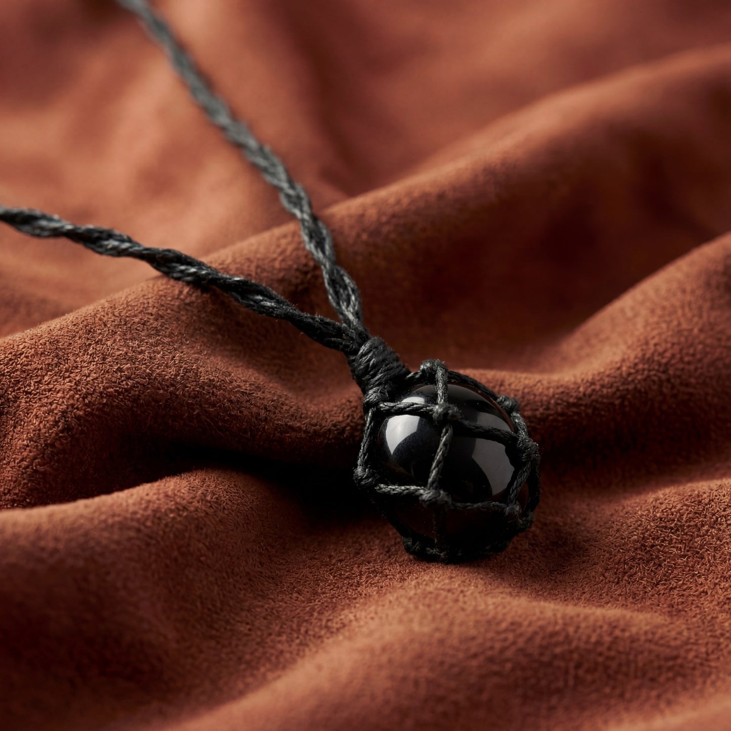 Collana intrecciata ossidiana nera