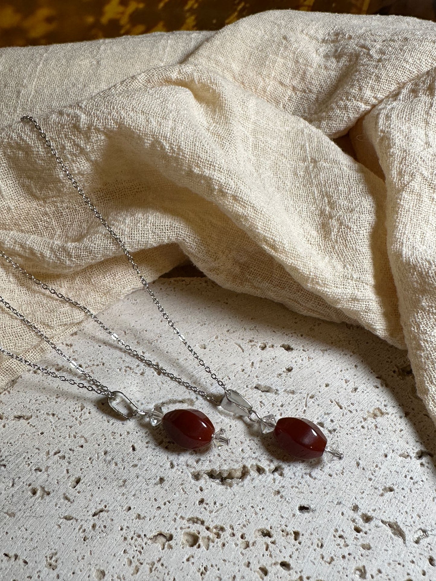 Collana Fiamma in corniola Bruna | Energia e Determinazione