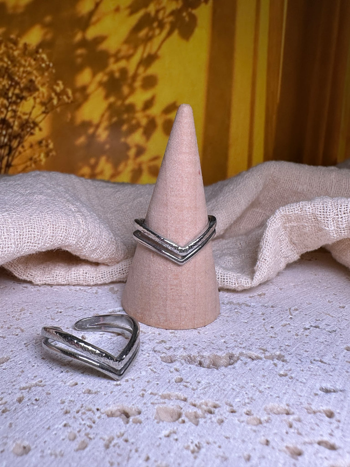 Anello Chevron – Eleganza Essenziale | Acciaio