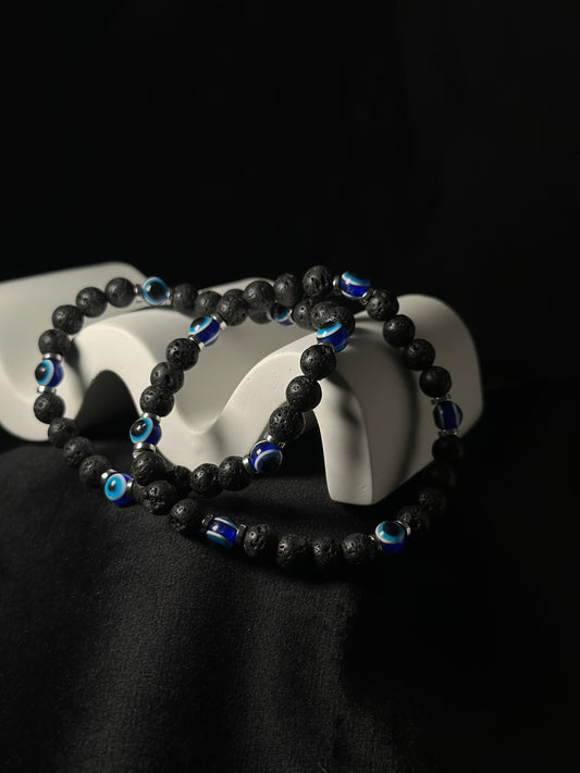 Bracciale pietra lavica e Nazar | protezione e forza