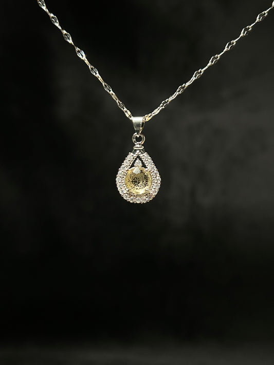 Collana citrino con incisione Luna