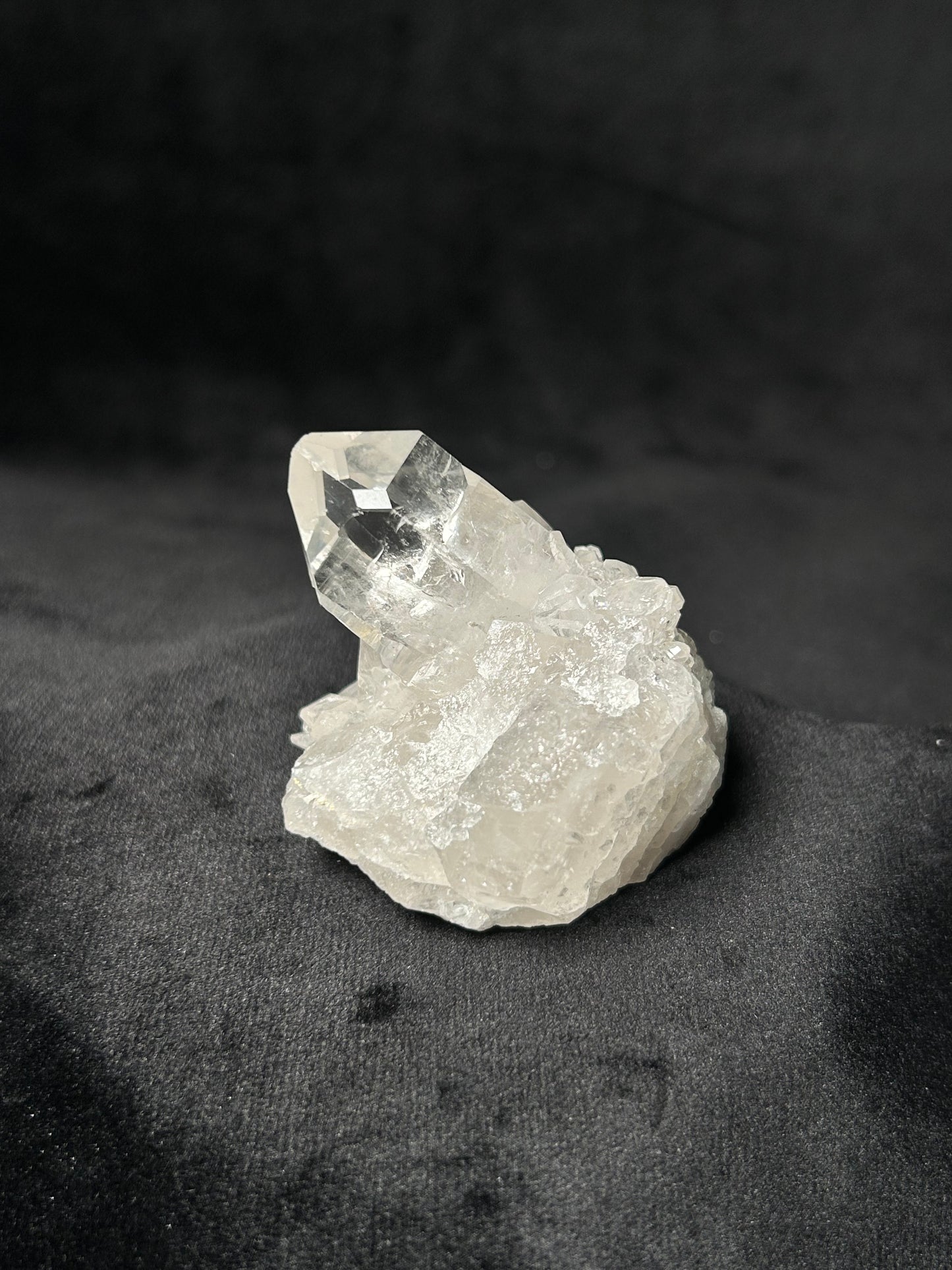 Punta di Quarzo ialino con cristalli secondari (Pezzo unico)