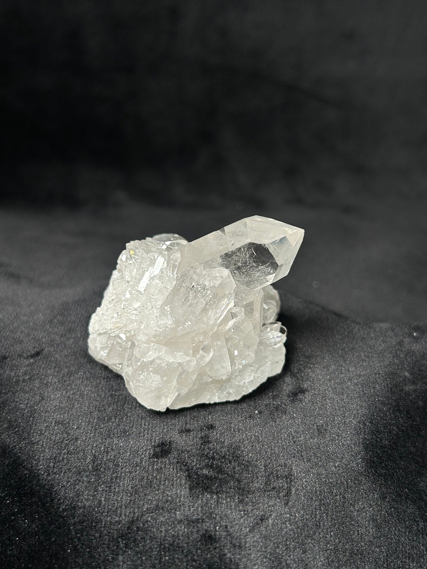 Punta di Quarzo ialino con cristalli secondari (Pezzo unico)