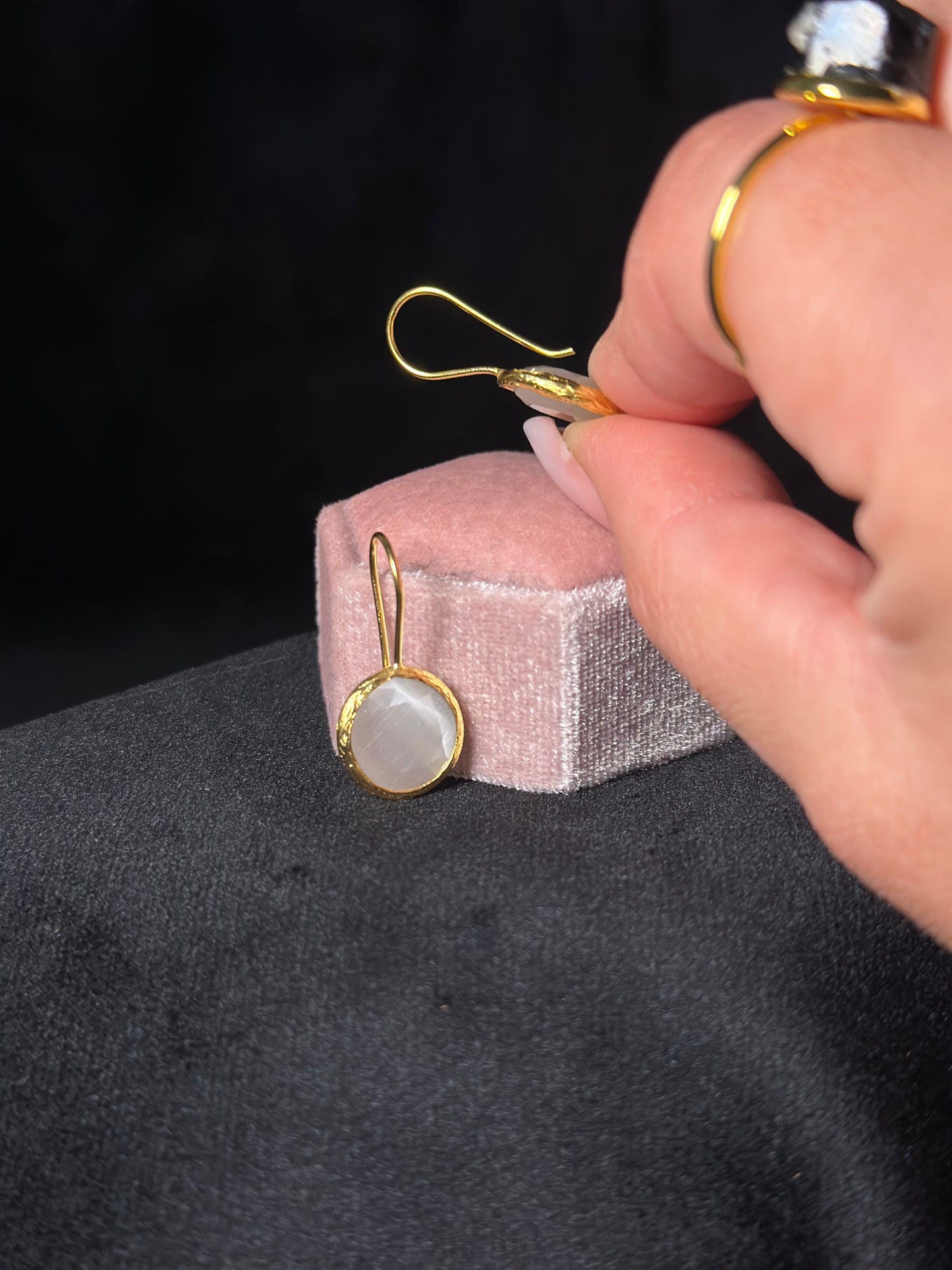 Orecchini Selenite Satin spar (OTTONE placcato Gold)