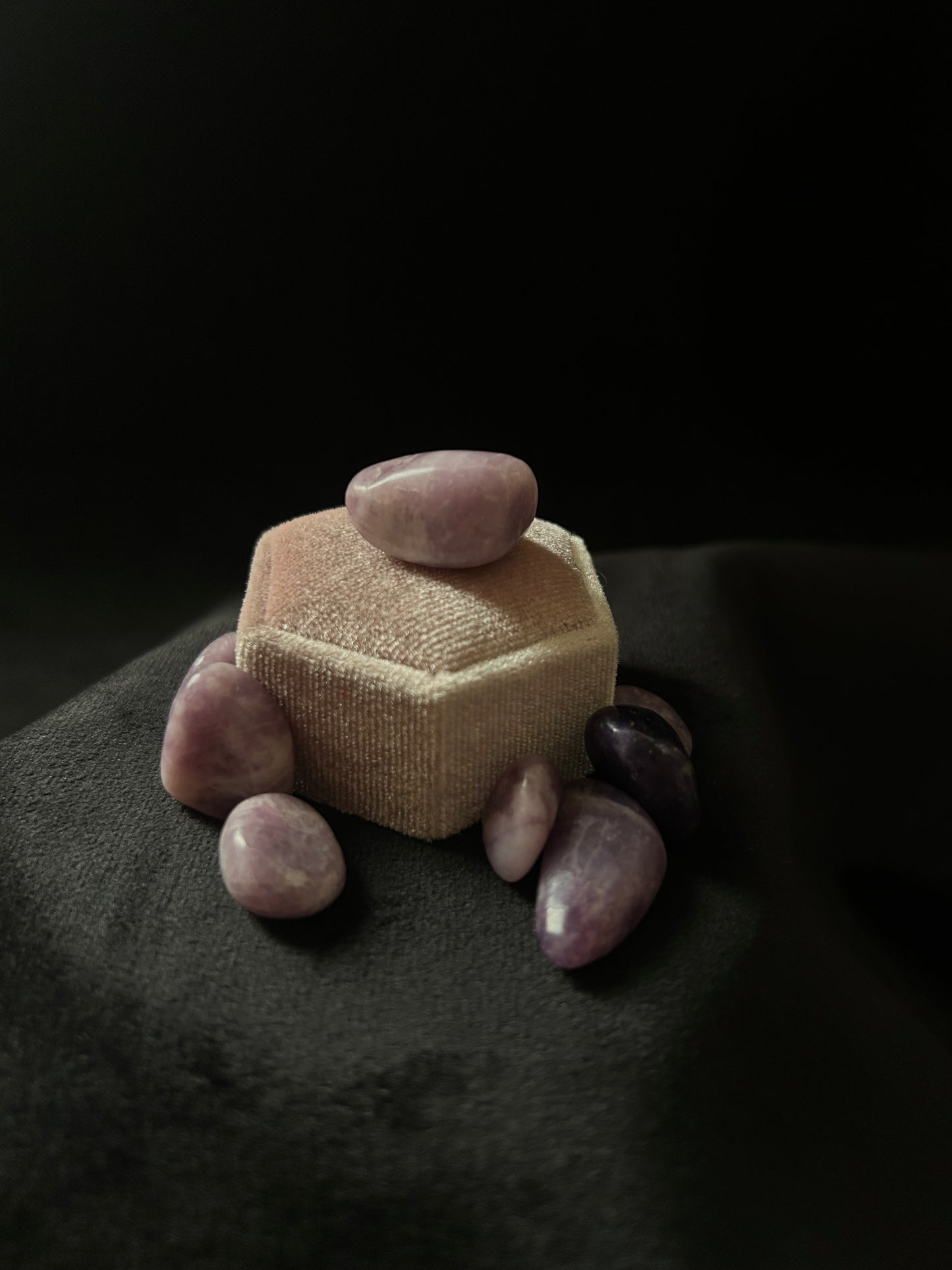 Lepidolite (mini) – Pietra dell’Armonia e del Cambiamento