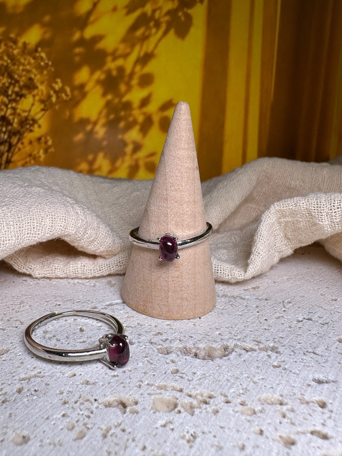 Anello Granato viola | Forza e intuizione