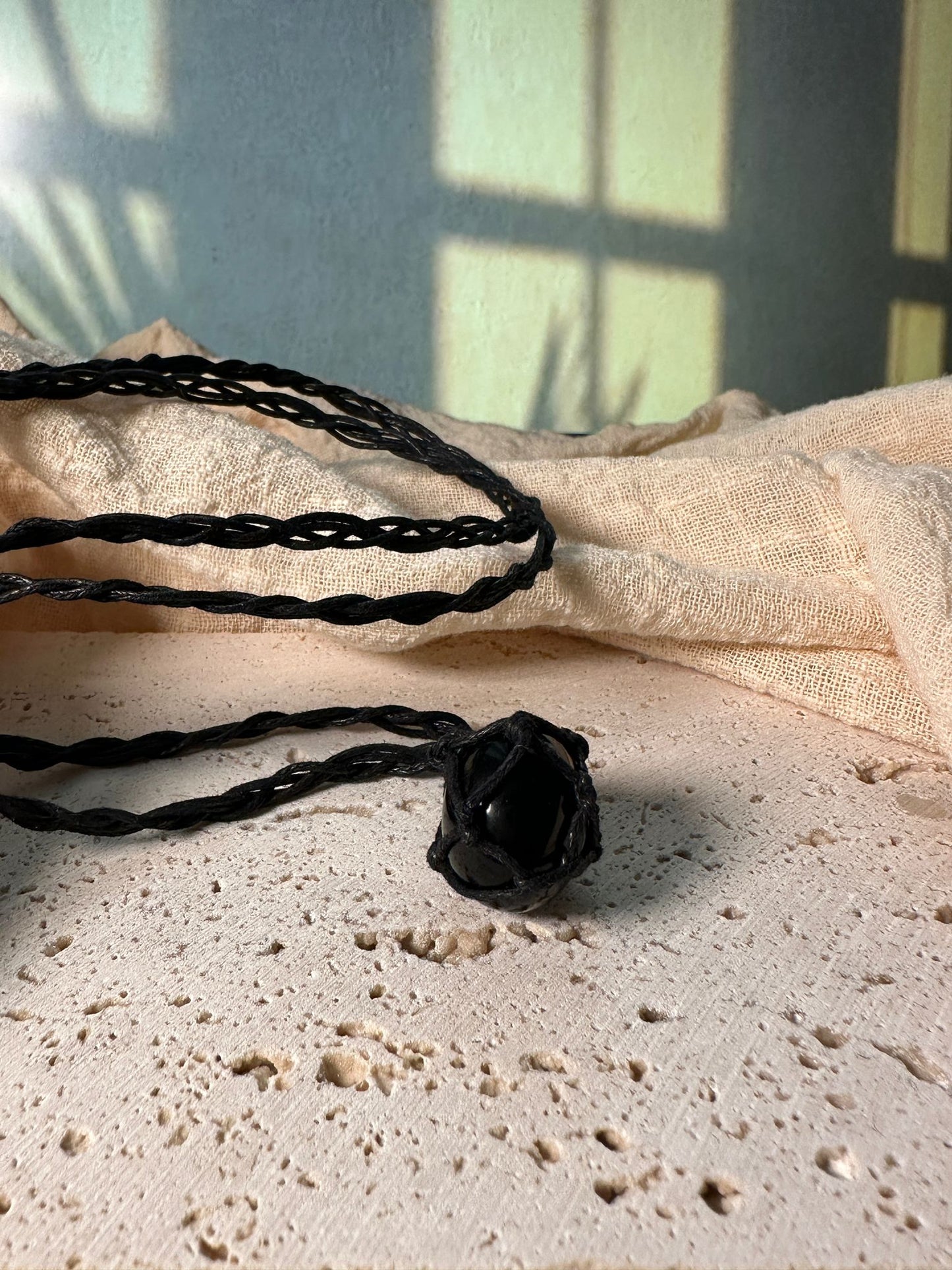 Collana intrecciata ossidiana nera