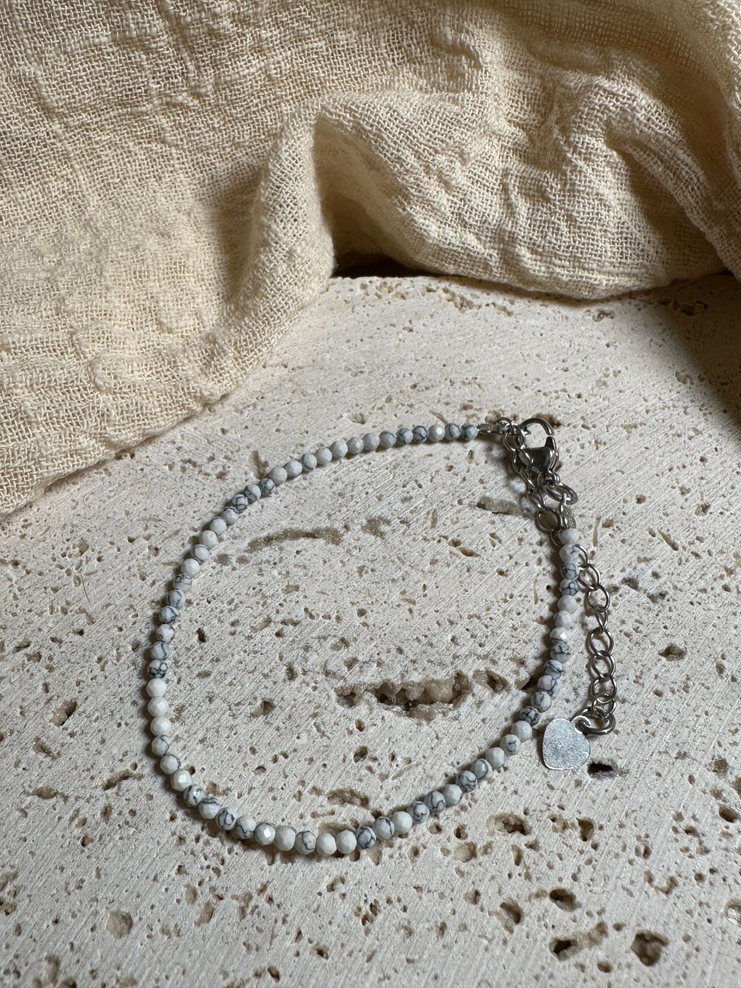 Bracciale Sfaccettato Howlite