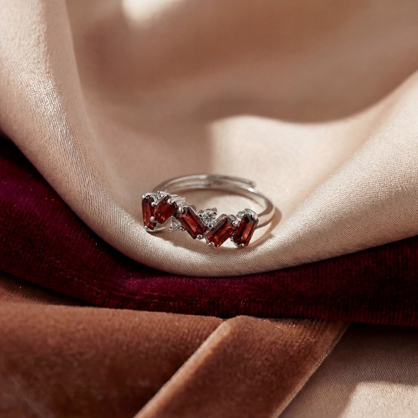 Anello Matilde | Granato Rosso