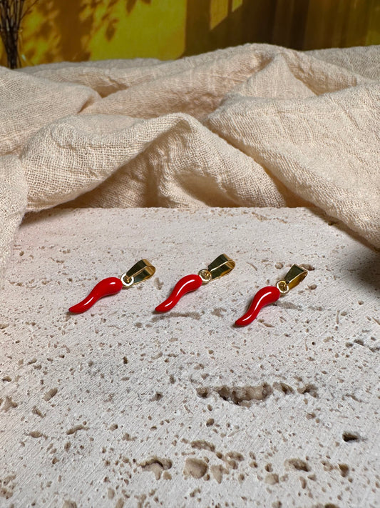 Charm Corno Rosso Gold | Portafortuna