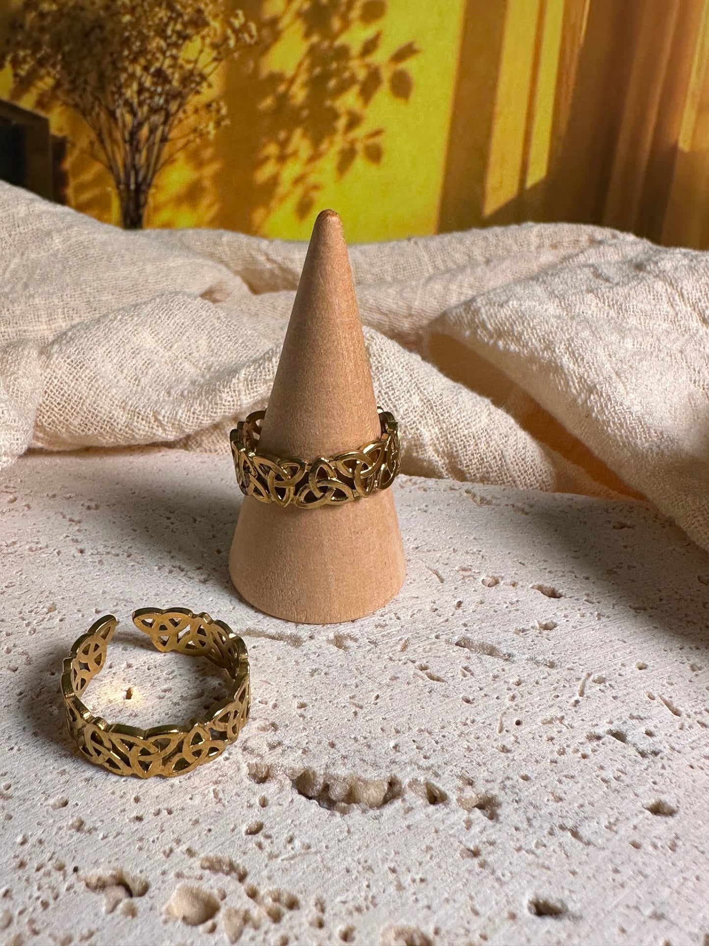 Anello Nodo Celtico Triquetra – Acciaio placcato Gold