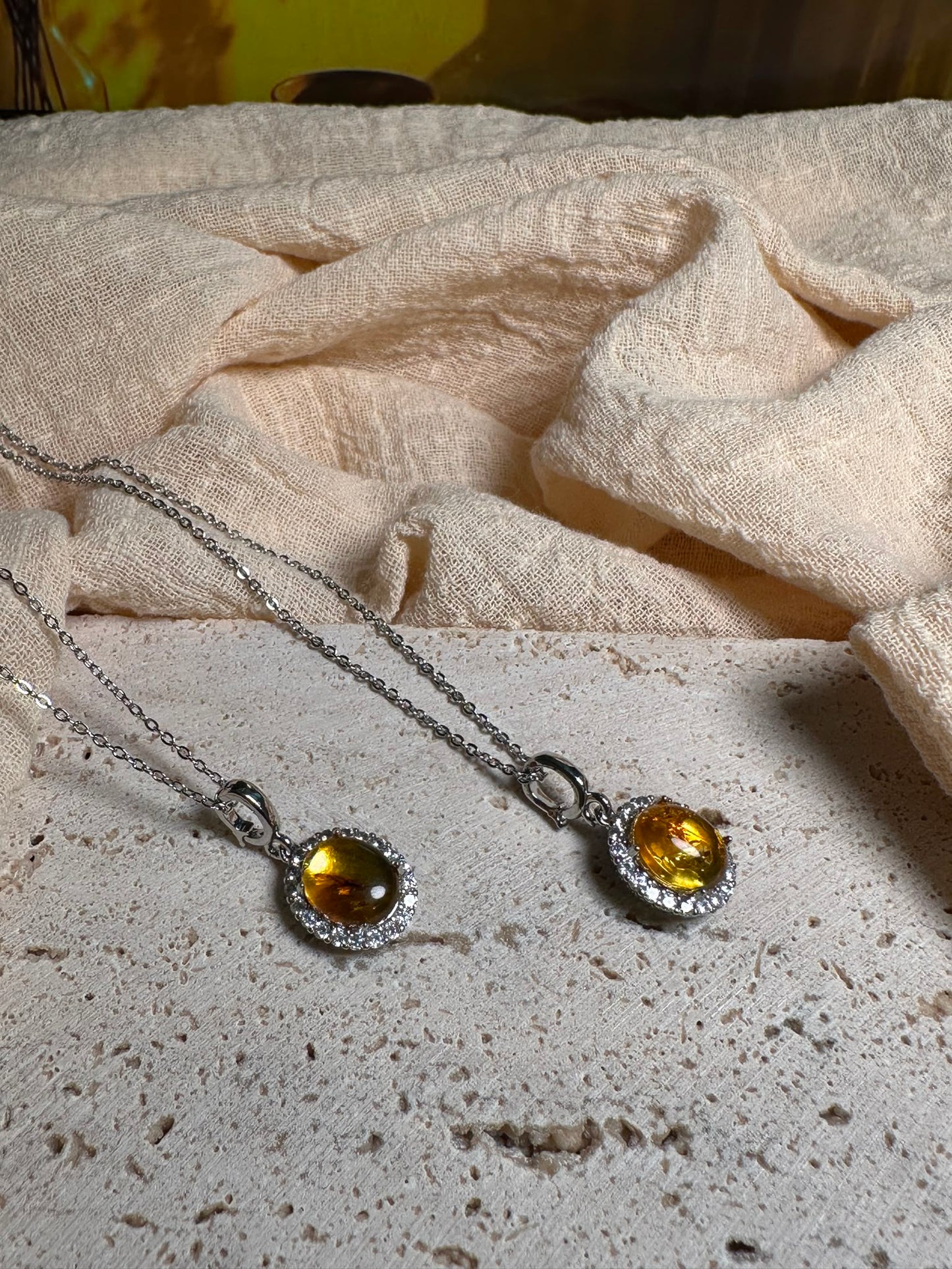 Collana ambra